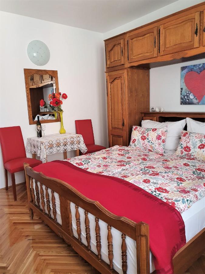 Bed and Breakfast F• R• I• E• N• D• S• Novalja Exteriér fotografie
